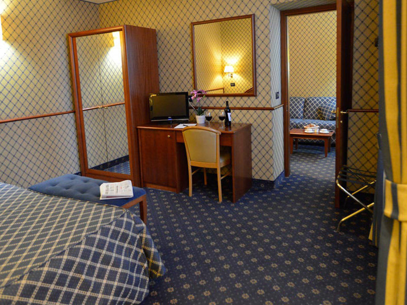 Hotell The Guardian 4*