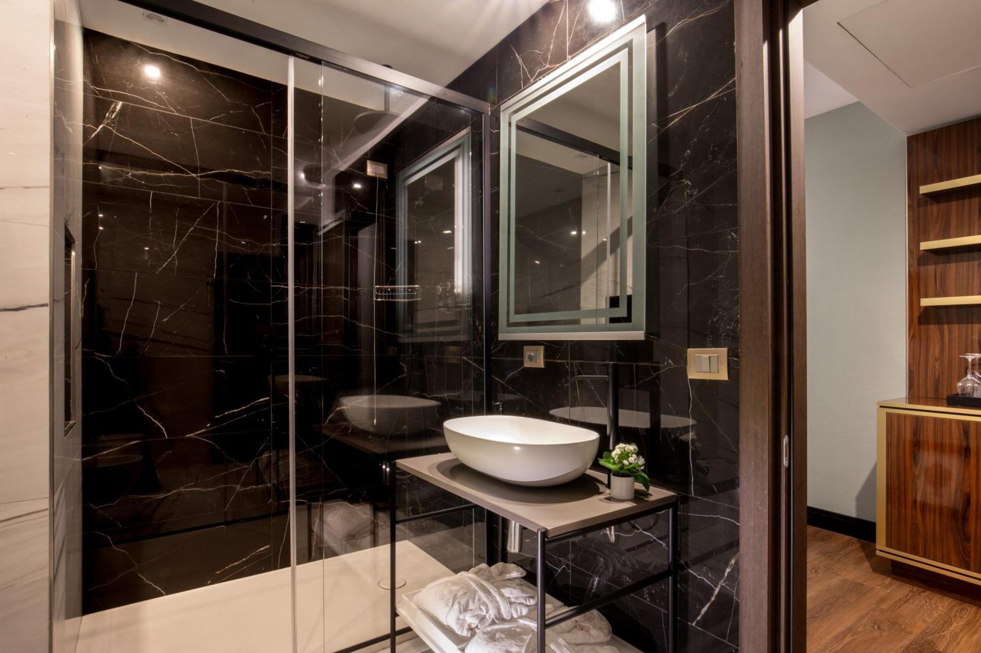 The Guardian Hotell Rom